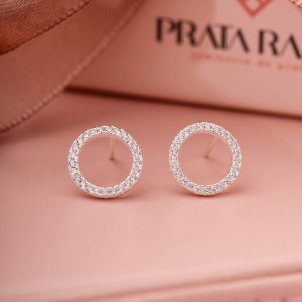Brinco Circular Pave com Zircônias Cristais