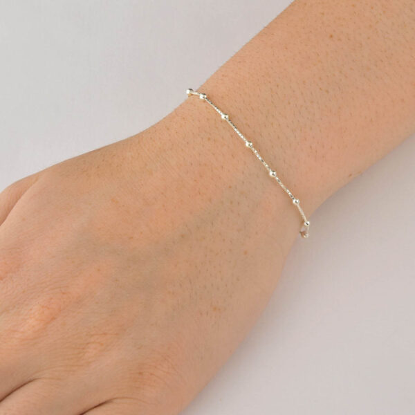 Pulseira Com Quinze Bolinhas de Prata - Imagem 3