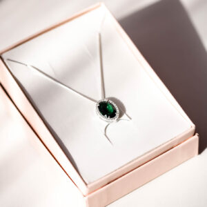 Gargantilha Oval 10x14 Verde Esmeralda