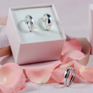 ALIANÇA 32 ZIRCONIAS 5MM