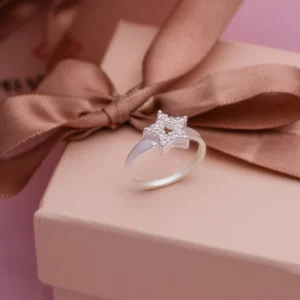 Anel Estrela Vazada Cravejada