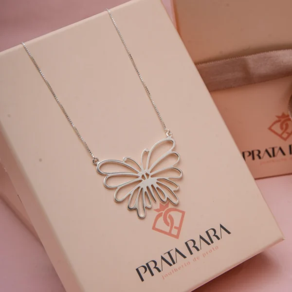 Colar Borboleta Vazada