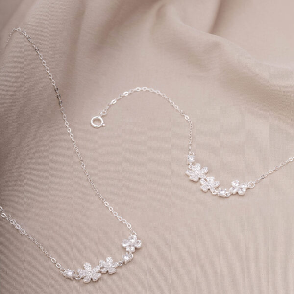 Pulseira 3 Flores Cravejadas - Imagem 2