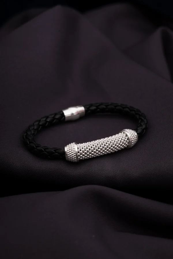 Bracelete de Couro Com Zircônias