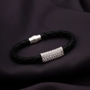 Bracelete de Couro Com Zircônia