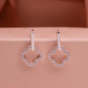 Brinco Trevo Vazado Pendente