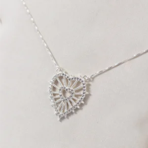 Colar Coração Rendado