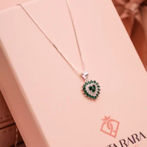 Colar Coração Cravejado Verde Esmeralda