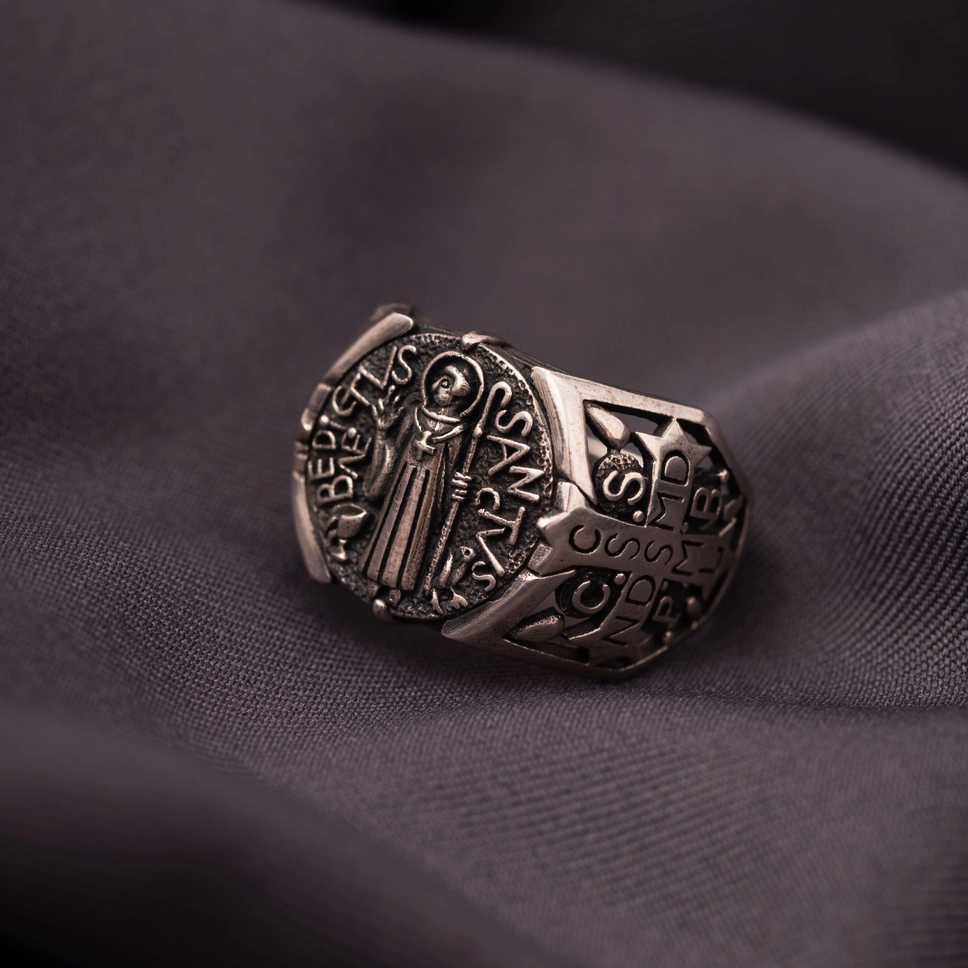 Anel São Bento Cruz Lateral