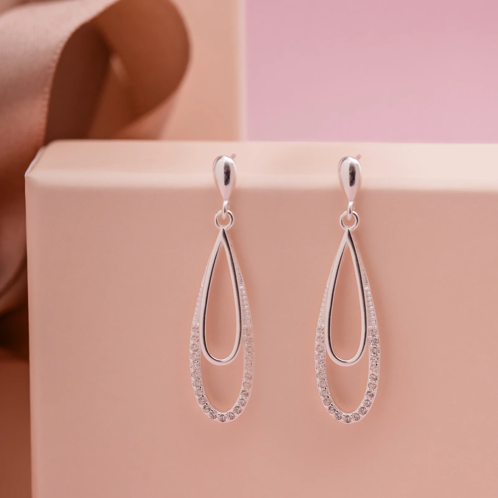 Brinco Liso e Cravejado Gota Dupla