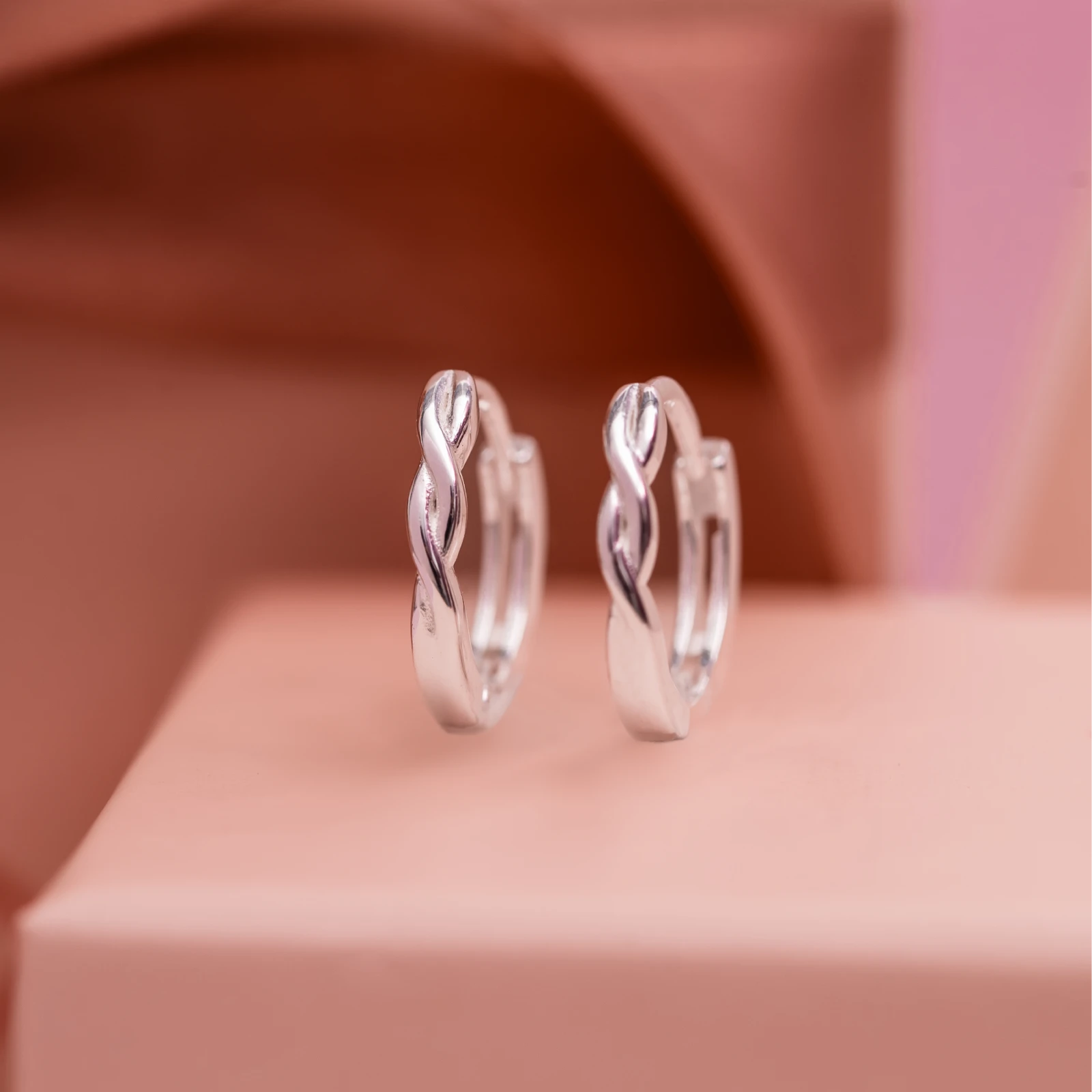 Argola Lisa Trançada