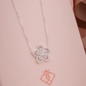 Gargantilha Flor Vazada Cravejada