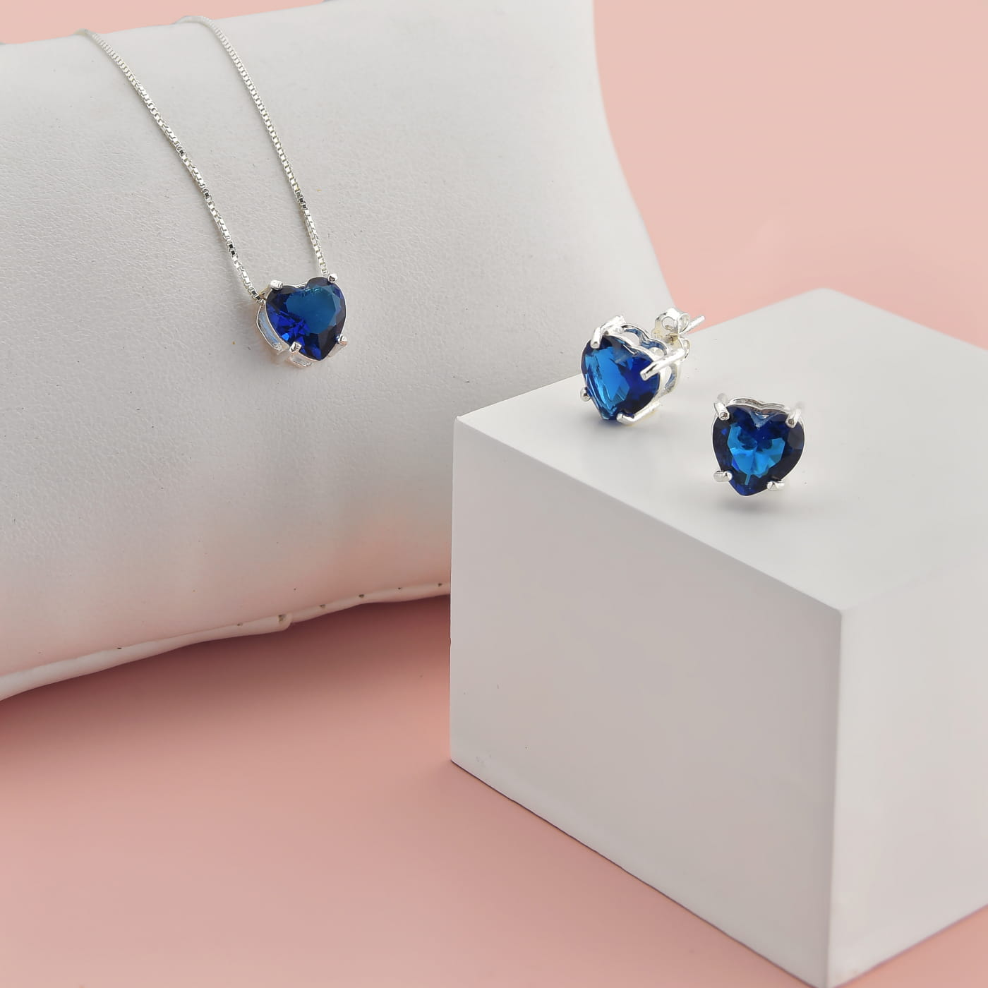 BRINCO PONTO DE LUZ CORAÇÃO AZUL SAFIRA - Imagem 2