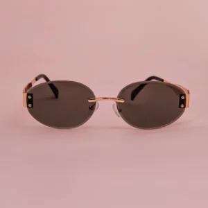 OCULOS DE SOL OVAL PRETO CORTE A LASER