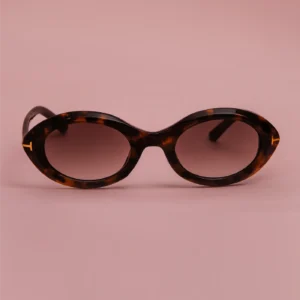OCULOS DE SOL OVAL COM DETALHE EM T