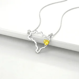 COLAR MAPA DO BRASIL VAZADO CORAÇÃO AMARELO